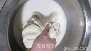 层层“洗礼”后的美味—— 红油卤肉面筋~的做法步骤：3